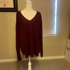 Gibson Latimer Burgundy Long Sleeve V-Neck Top